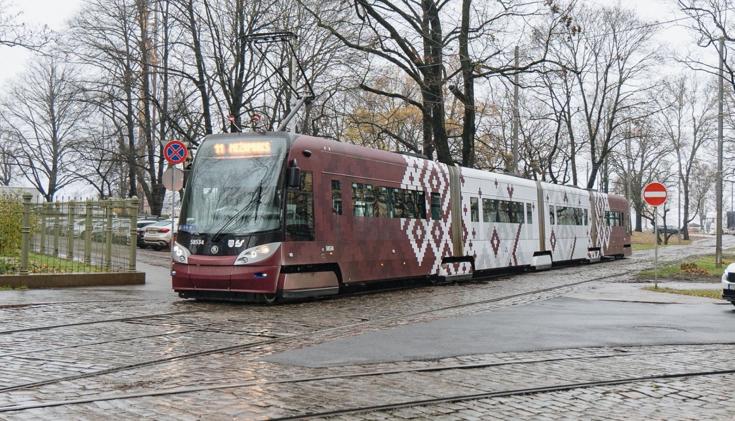 11 tramvajs